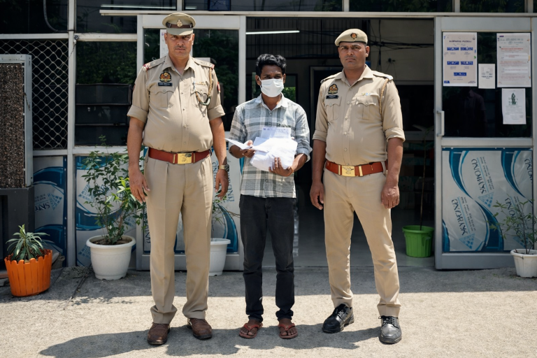 समलैंगिक प्रेमी ने उजाड़ा यार का घर, बेटे के कथित समलैंगिक संबंधों का विरोध करने पर कर दी मा की हत्या